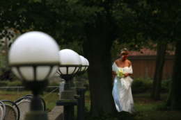 Die Braut im Park