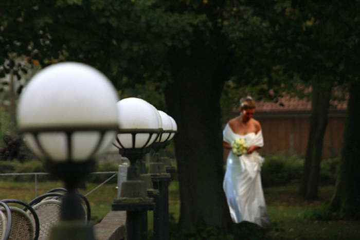 Die Braut im Park